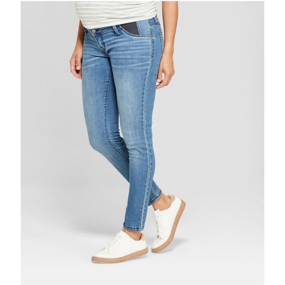 Ingrid & Isabel Light Wash Maternity Skinny Jeans Size 8 New